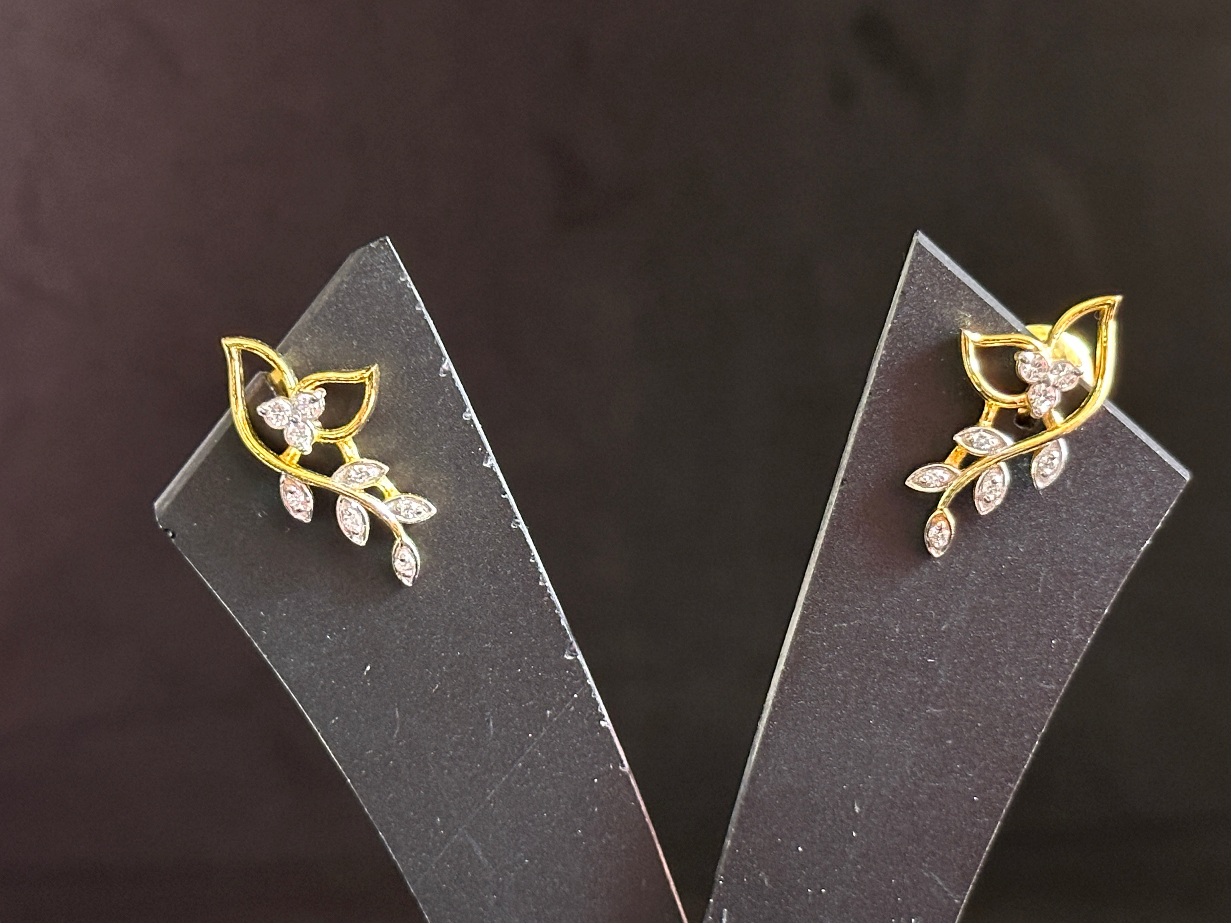 Lab Grown Diamonds Silver Earrings In Gold Finish