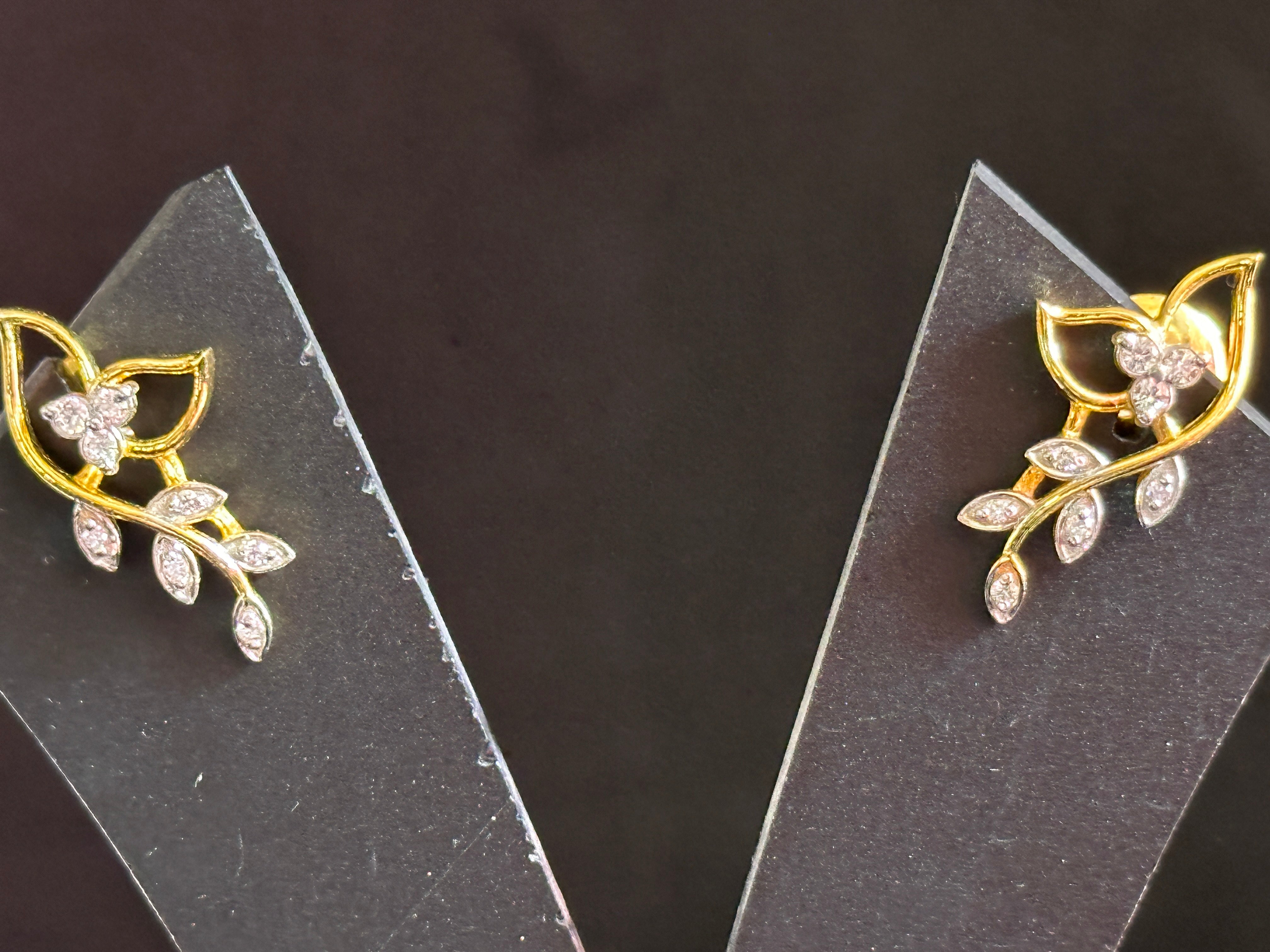 Lab Grown Diamonds Silver Earrings In Gold Finish