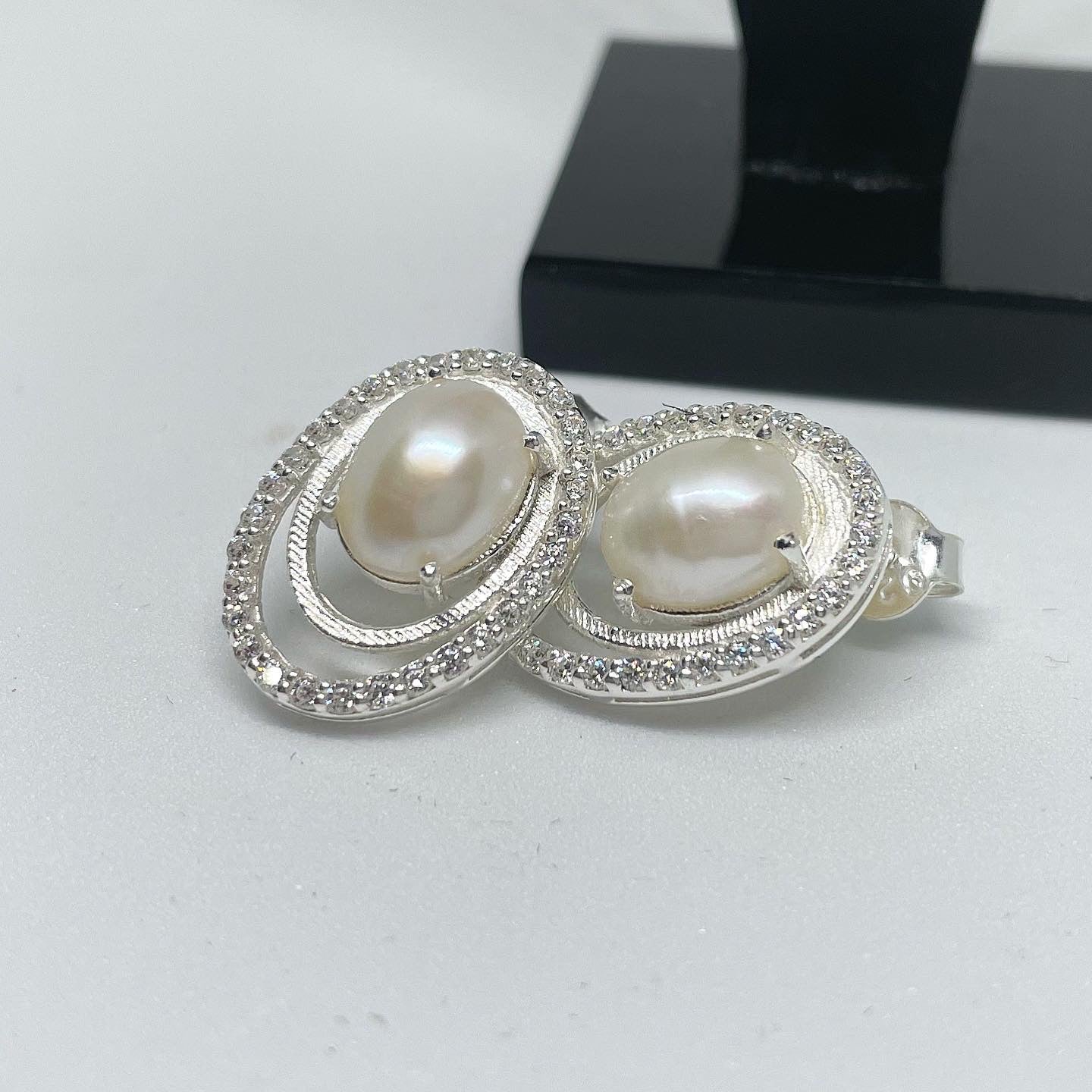 Stunning Silver Earrings with Pearls